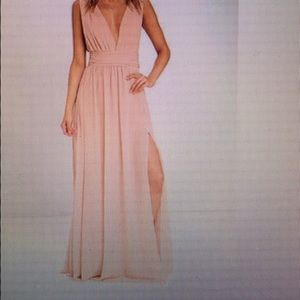 Lulu’s blush pink dress